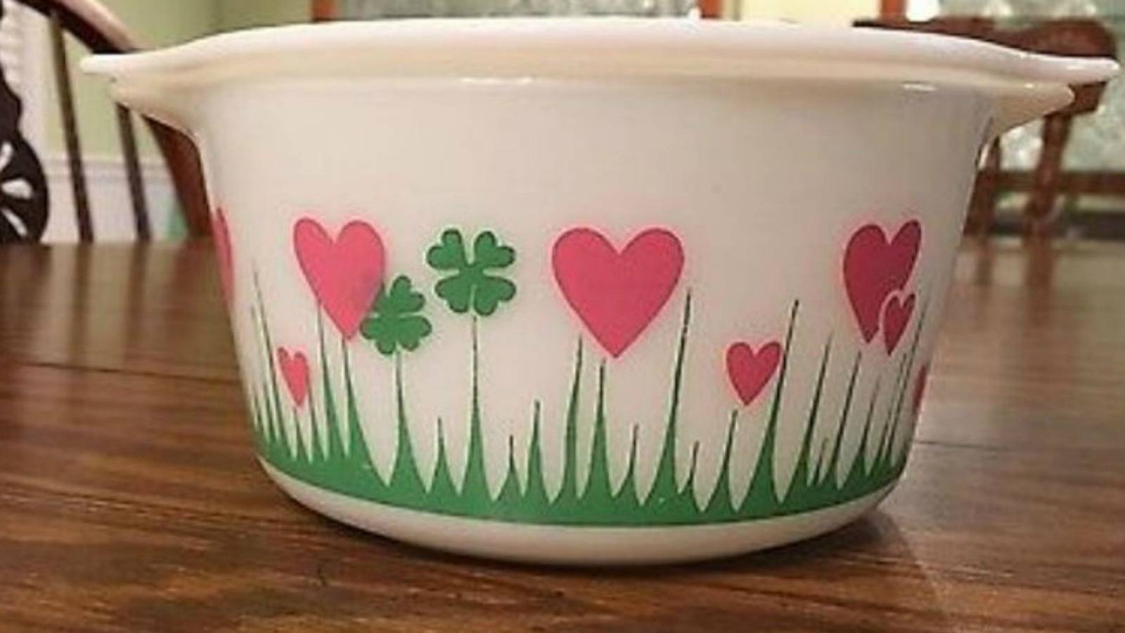 Pyrex Has Reissued Their Iconic 'Lucky In Love' Design