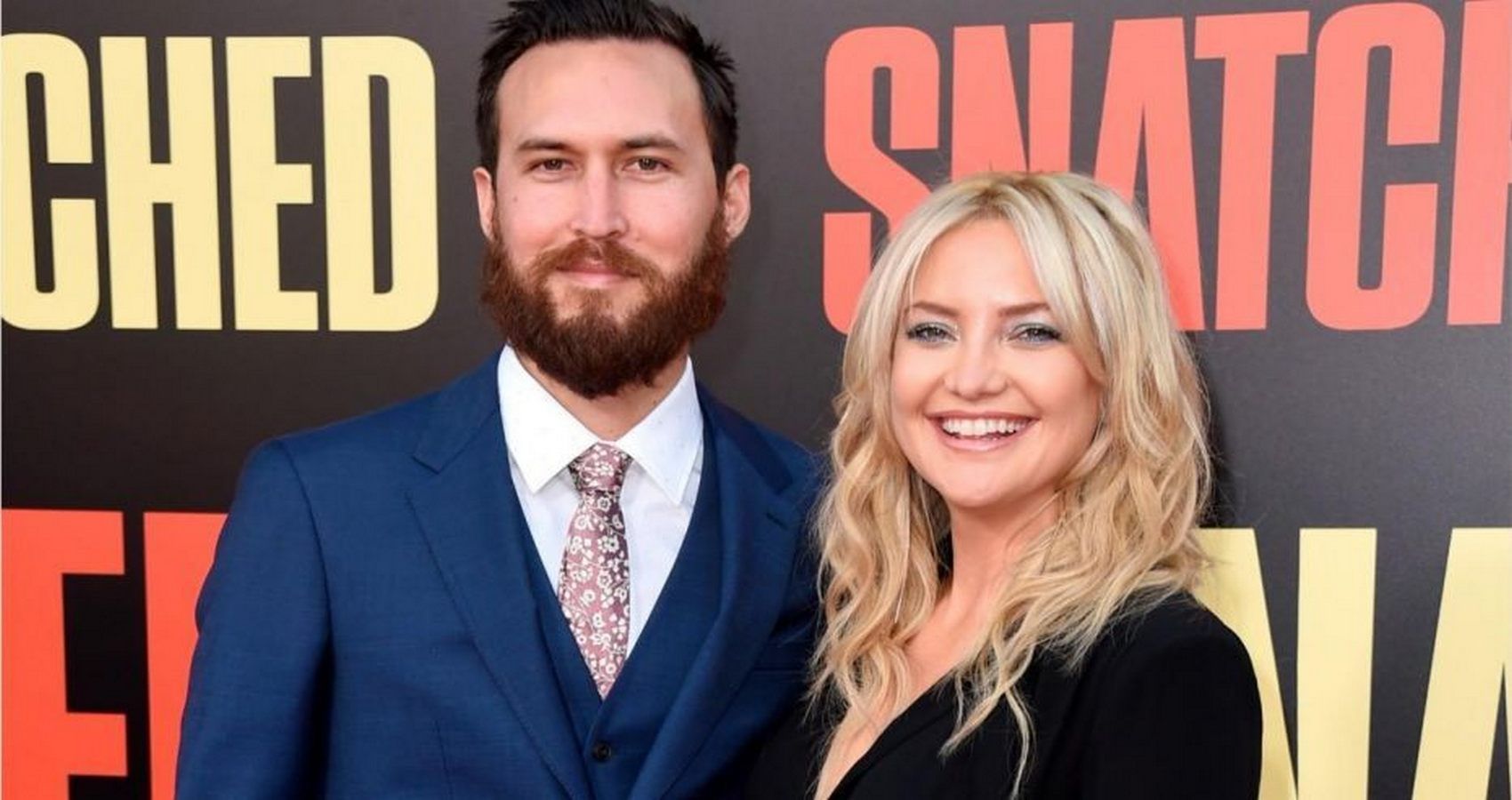 Kate Hudson And Family Get Festive For Christmas Card