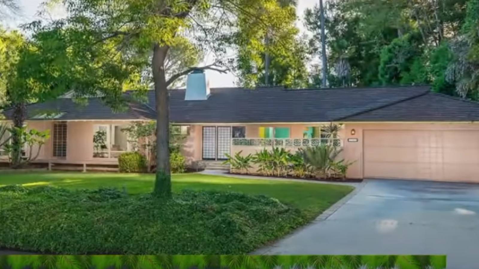 Original 'Golden Girls' House Is For Sale