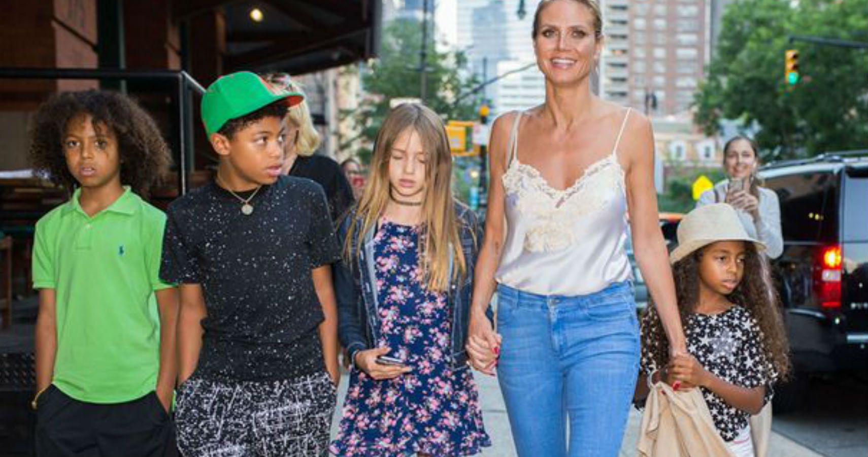 How Heidi Klum Handles Motherhood Moms Com