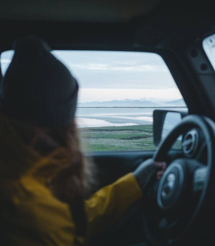 Driving Distractions That Teens Need To Avoid